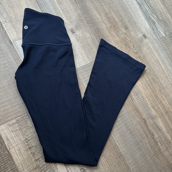 lululemon Align™ High-Rise Mini-Flare
Pant Regular 
Size 4
New without tag - Picture 2 of 6